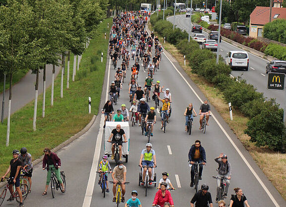 Radfahrer auf der Stadtrodaer Straße