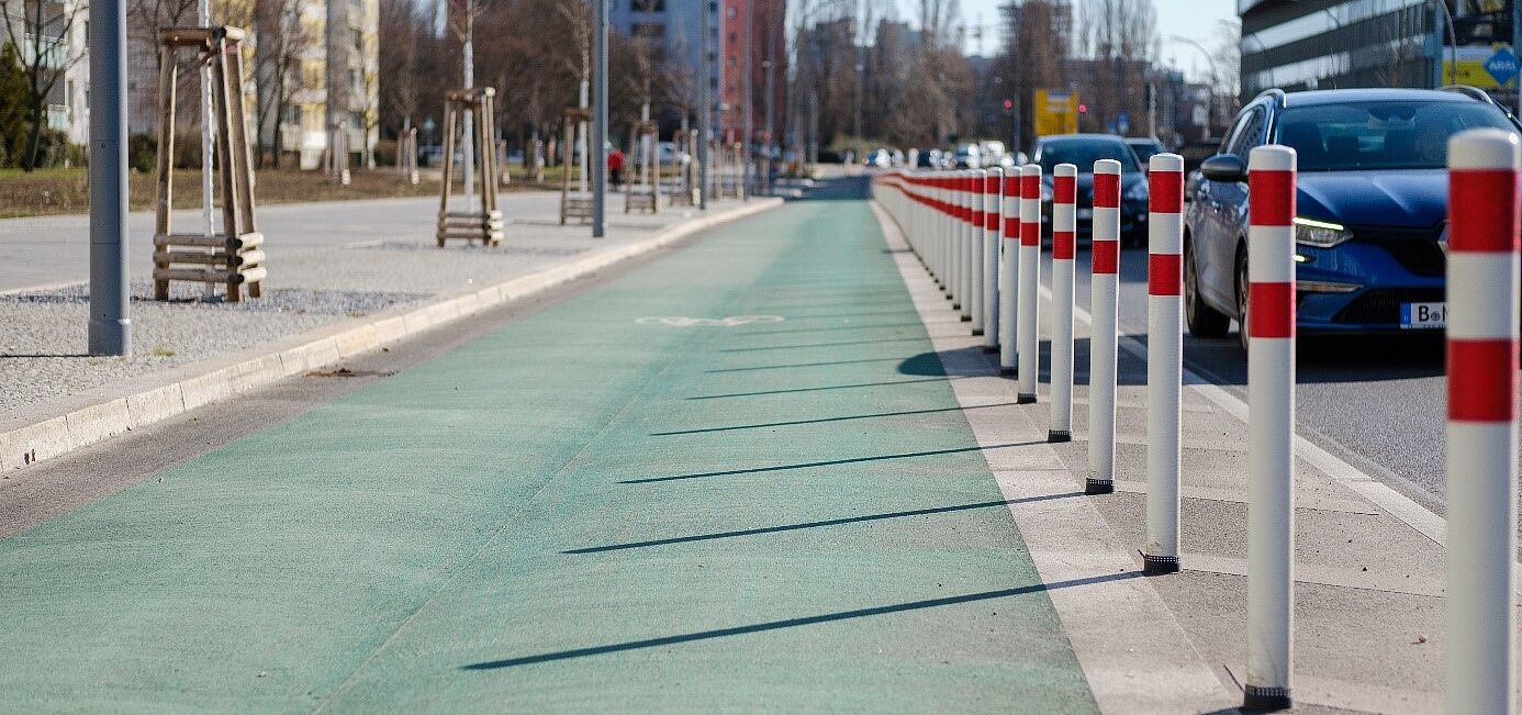 Protected Bikelane in Berlin Protected Bikelane in Berlin